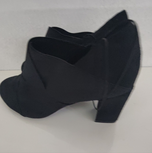 Impo Womens Tahlia Black Faux Suede and Knit Heel Ankle Boot Size 7M - NEW - Picture 3 of 7